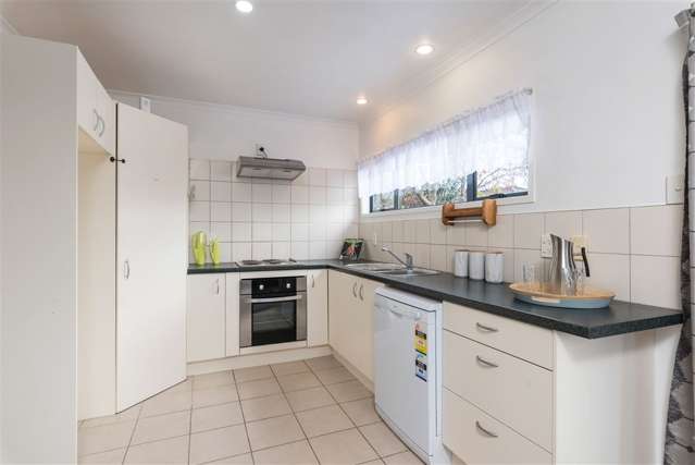 14 Holiday Road Stanmore Bay_2