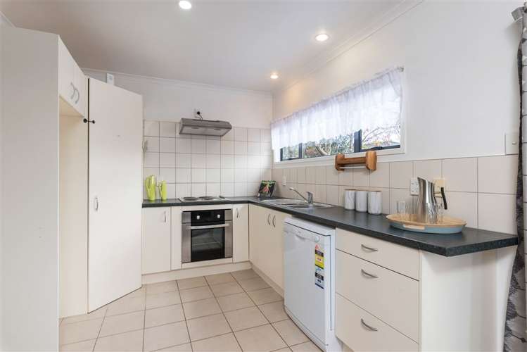 14 Holiday Road Stanmore Bay_2