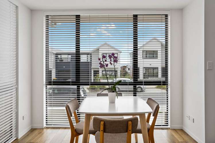 62 Seafarer Crescent Stanmore Bay_11