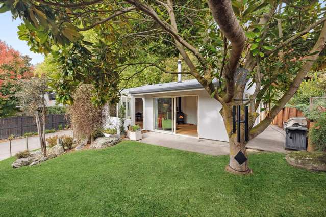 Auction next week! Charming renovated cottage