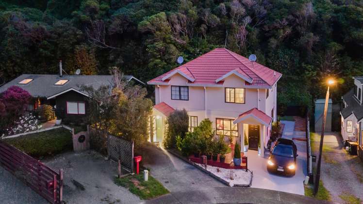 16B Parsons Glen Karori_31