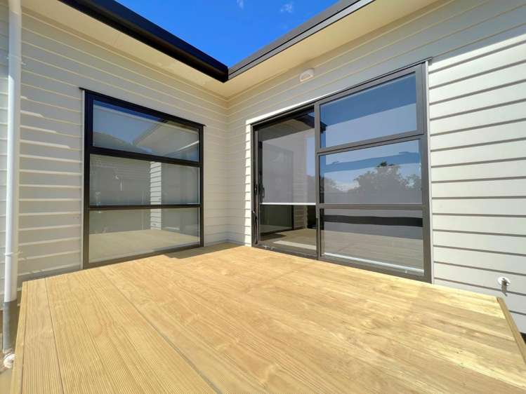 2/4 Searancke Place 10458_9