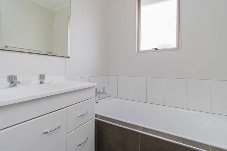 10 Palliser Place Milson_13