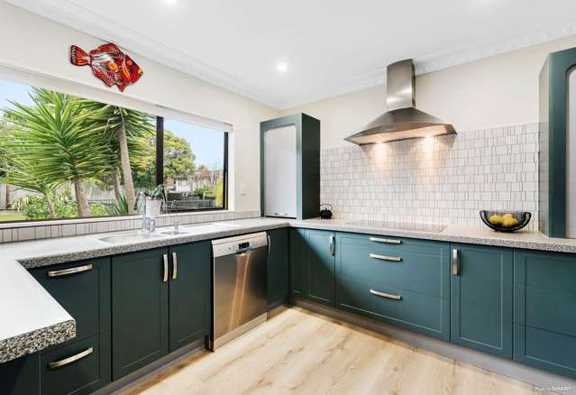 17 Amante Crescent Mairangi Bay_4