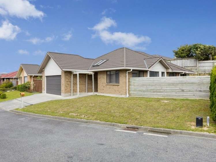 6 Mcewen Crescent Riverstone Terraces_0