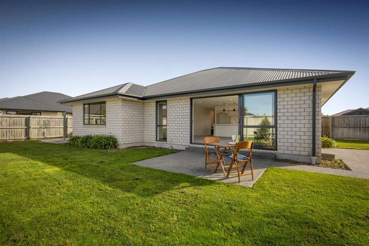 4 Hamlett Drive Woodend_11