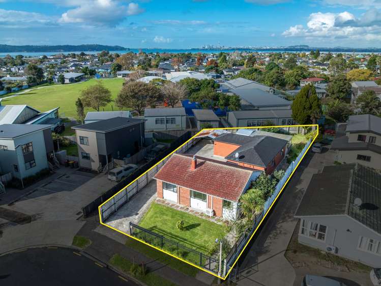 9 Gwendoline Avenue Te Atatu Peninsula_19