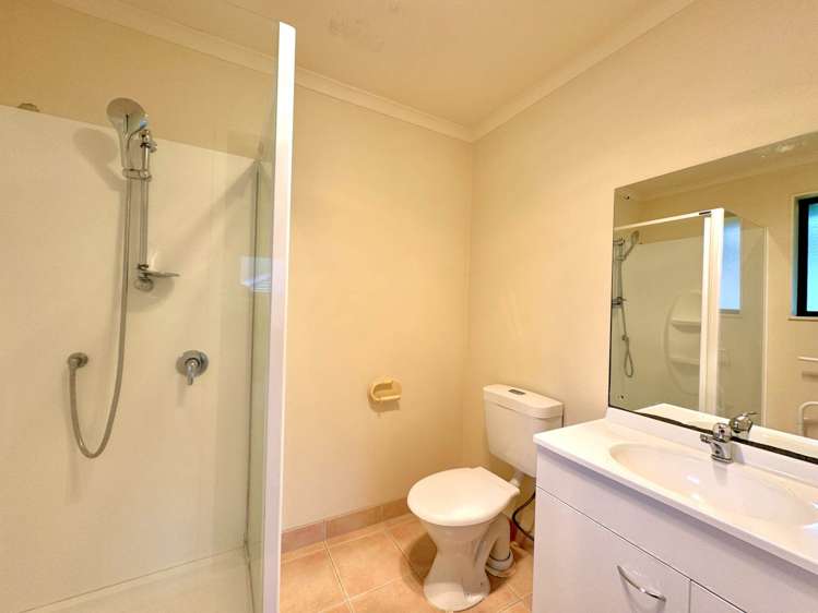 97 Kyle Road Greenhithe_8