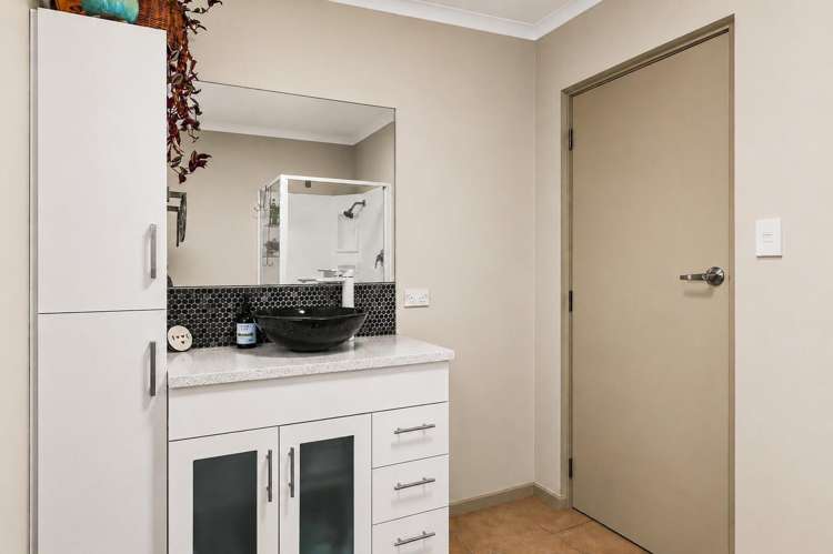 247 Whirinaki Road Bay View_18