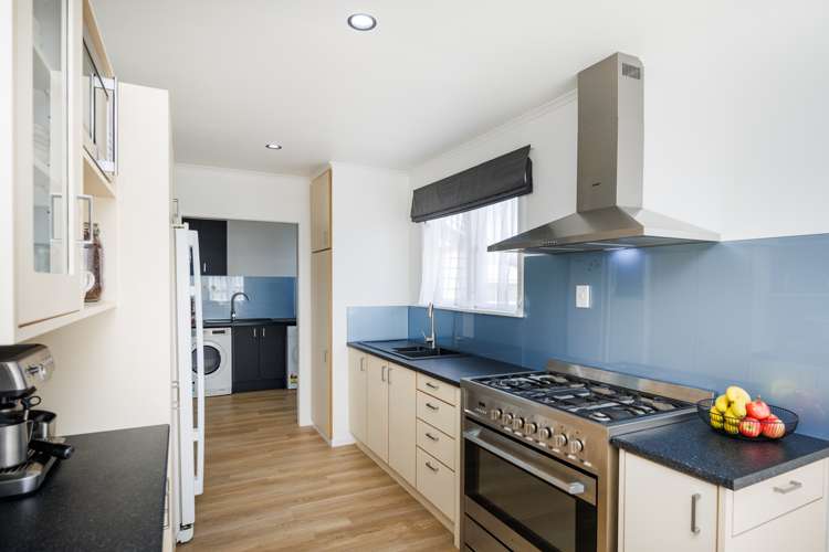 42 Clyde Crescent Roslyn_14