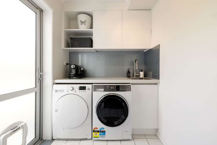 163 Lake Crescent Hamilton Lake_24