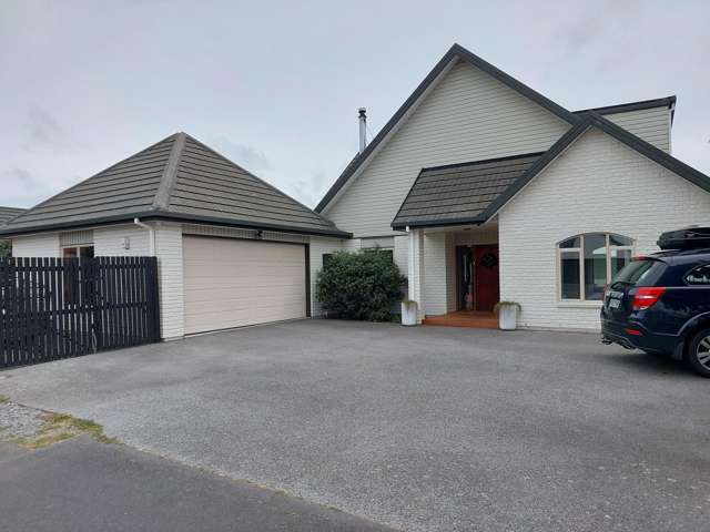 5 bedroom 3 bathroom family home