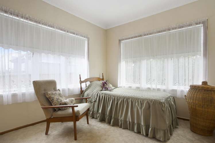 102 Mountain Road Mangere Bridge_10