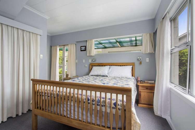 10 Roretana Drive Athenree_12