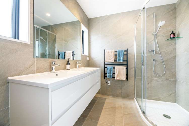 12 Moki Place Long Bay_16