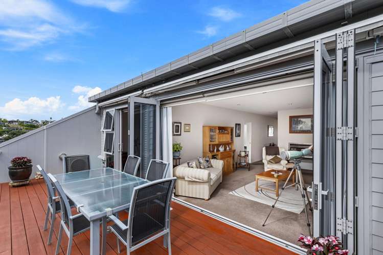 9/16 Beach Front Lane Browns Bay_7