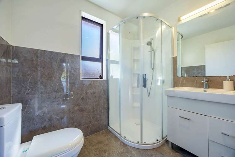 51A Totaravale Drive Totara Vale_13