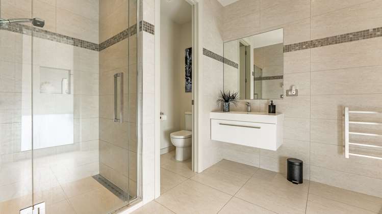 851 Ridge Road Riverhead_23