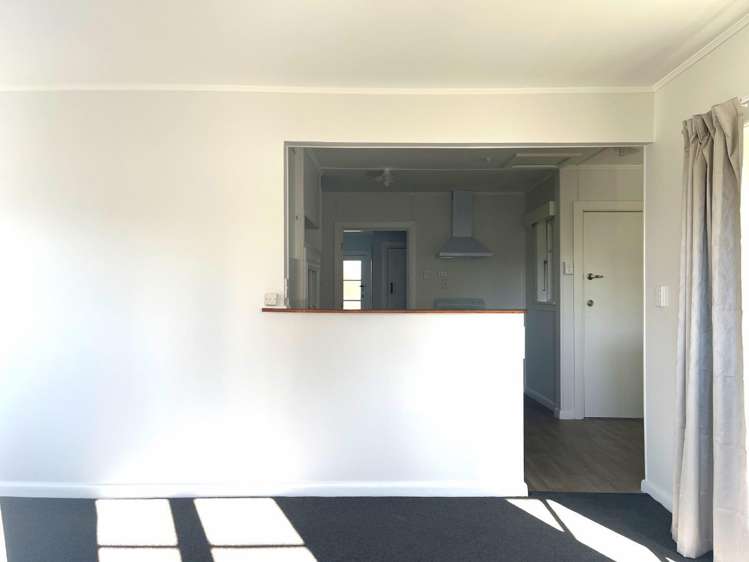 211 Saint Vincent Street Toi Toi_2