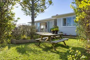 64B Awaroa Road_4