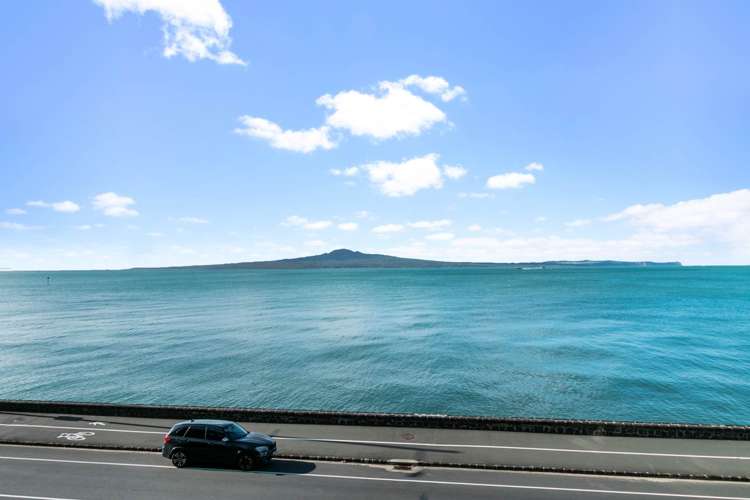 2A/163 Tamaki Drive_0