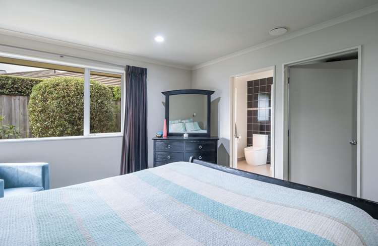 14 Cambelldon Crescent Stoke_9