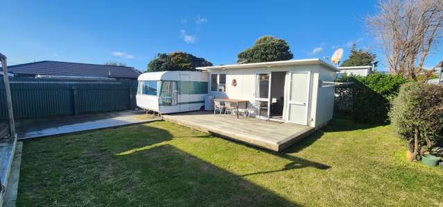 Caravan comfort by the coast