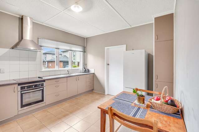 221 Fox Street Hamilton East_2