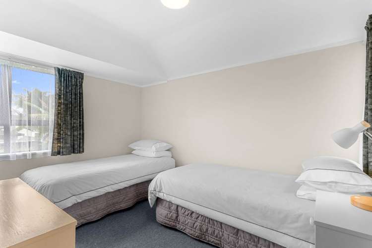 16 Graham Street One Tree Point_14