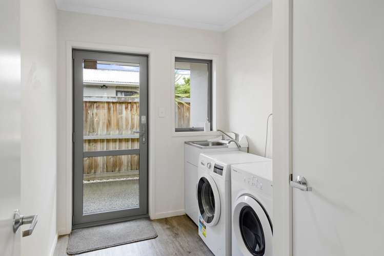 63 Chartwell Street Burwood_16