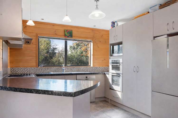 1824 Pole Road Winchmore_17