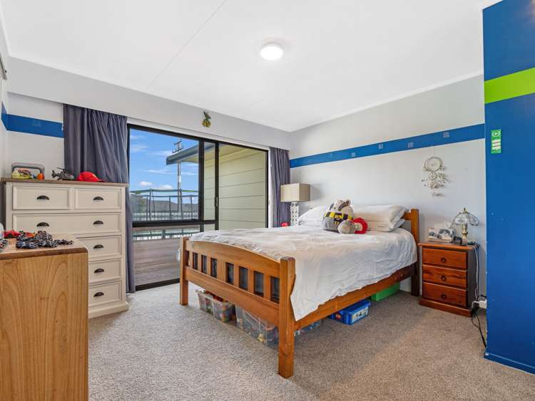 17 Byron Grove Owhata_24