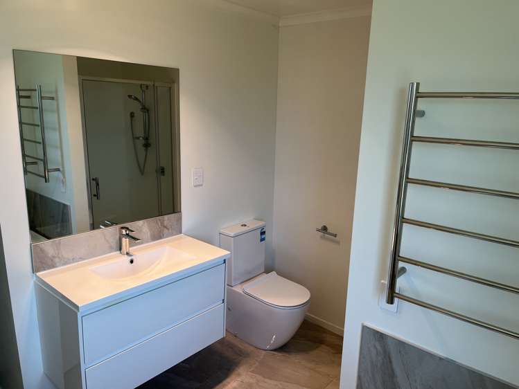 29 Cabourne Drive Glenview_19