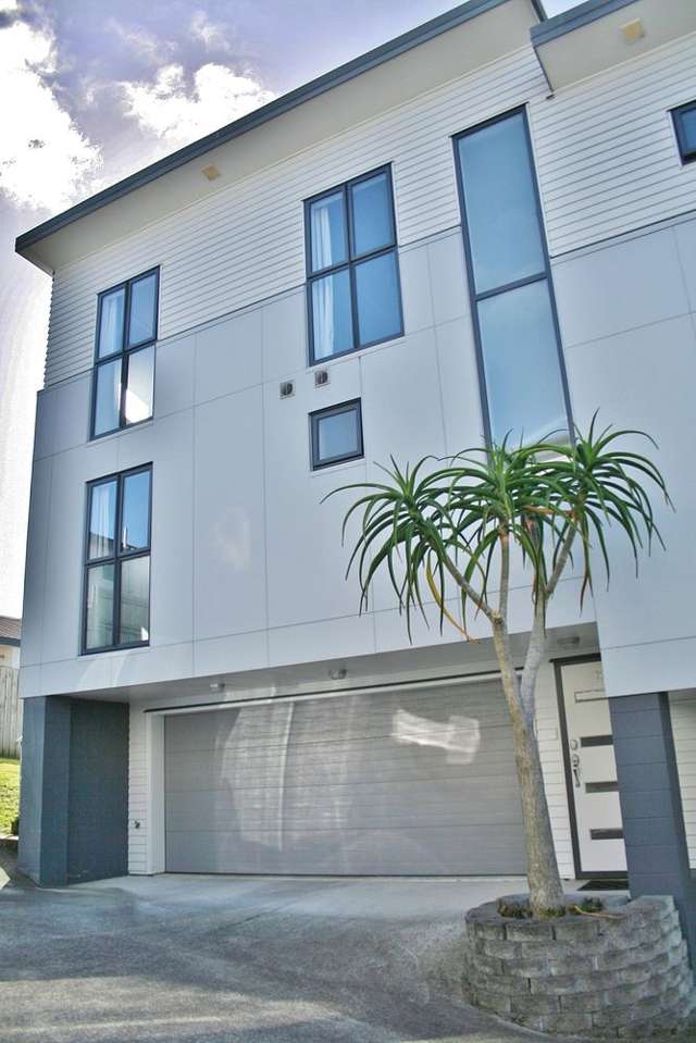 16b Woodall Place Totara Vale_1