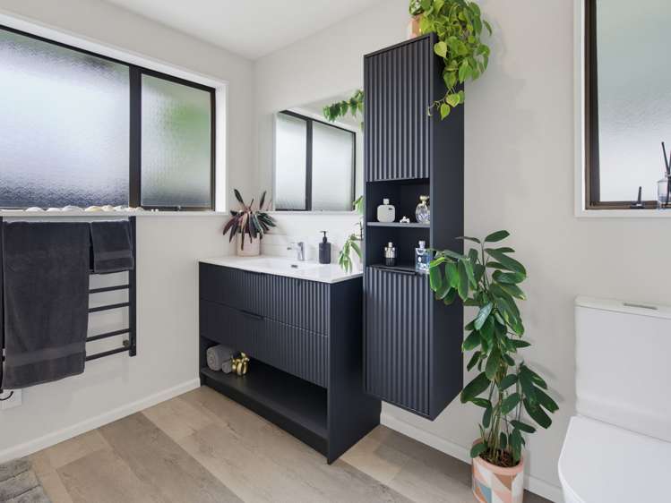 2/244 Main North Road Redwood_9