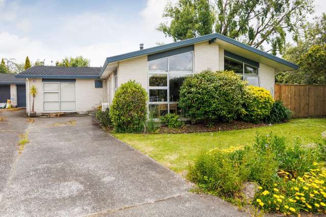 Spacious home - fantastic garaging