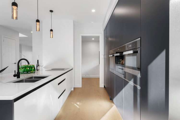 14b Beach Road Castor Bay_7