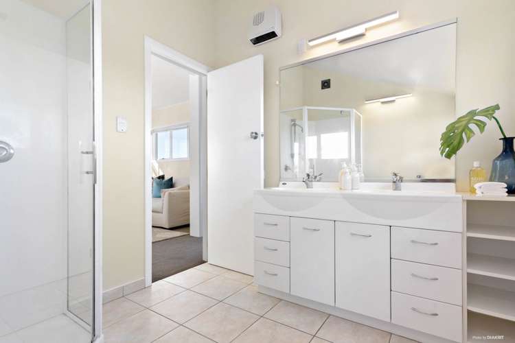 51 Parkhill Road Mellons Bay_11