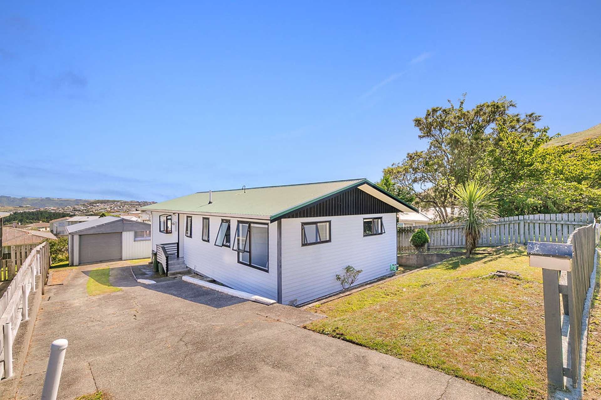 71 Arahura Crescent Waitangirua_0