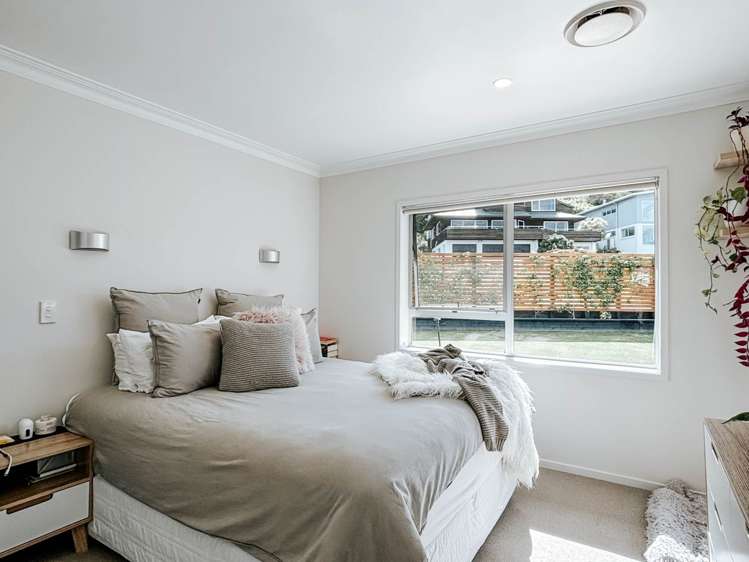 15 Zita Avenue Matakatia Bay_8