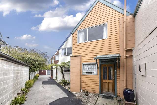 Solid & Affordable - 2/17 Percy Street