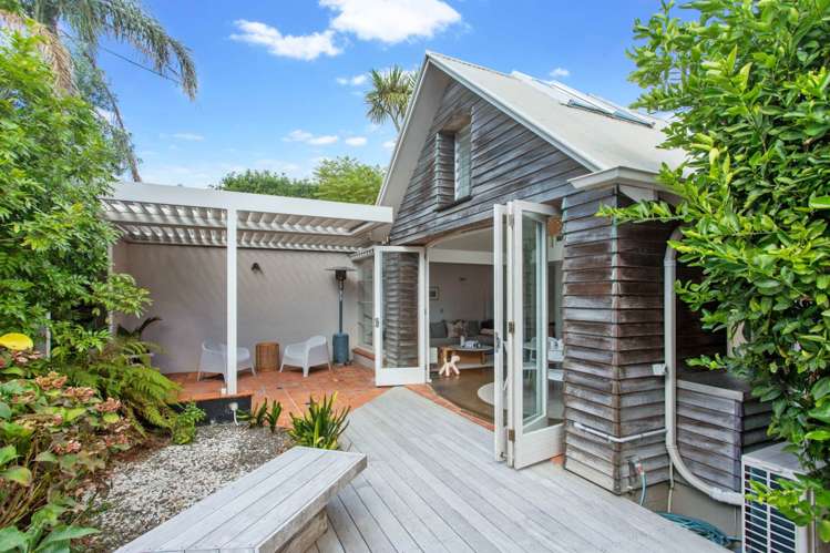 21 Douglas Street_0