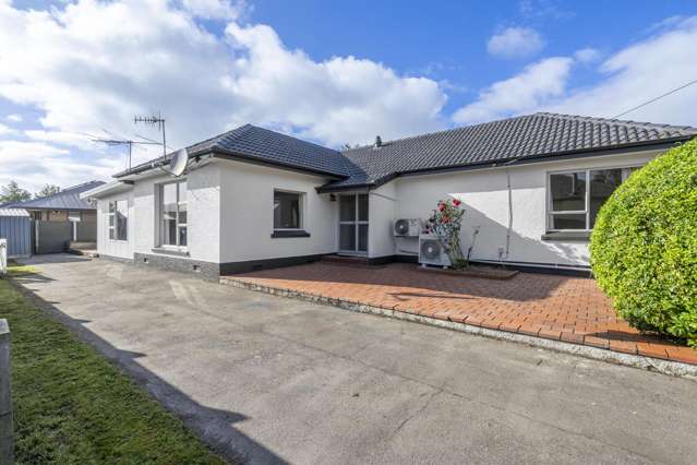 Spacious 180 sqm Home in James Hargest Zone!