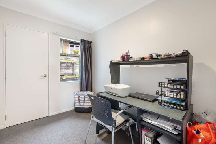 5 Greenstone Way Hairini_12