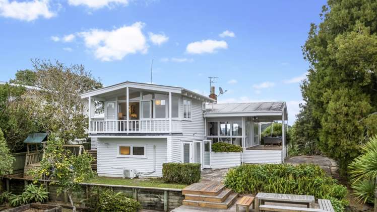 14 Arapito Road Titirangi_26