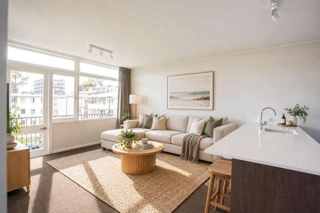 Spacious 2 Bedroom, Full Size Kitchen in the Heart of Parnell