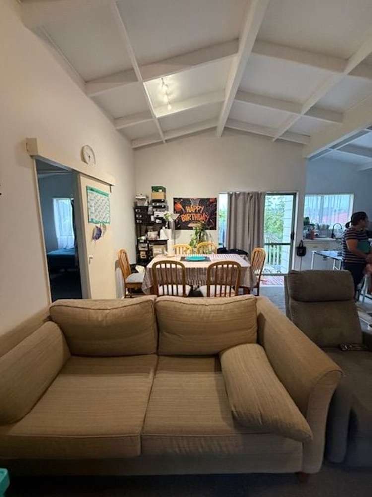 16B Totaravale Drive Totara Vale_1