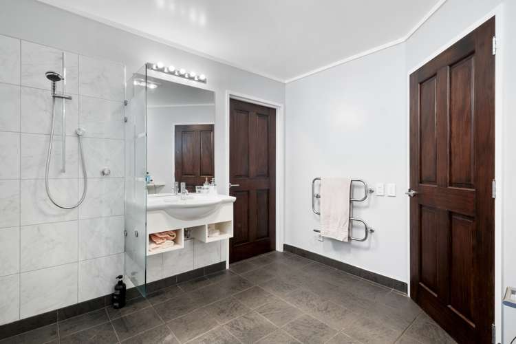 19 Fairmile Drive Mosgiel_13