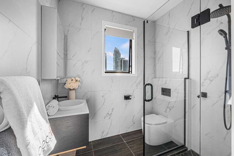 10/12 Burns Avenue Takapuna_12