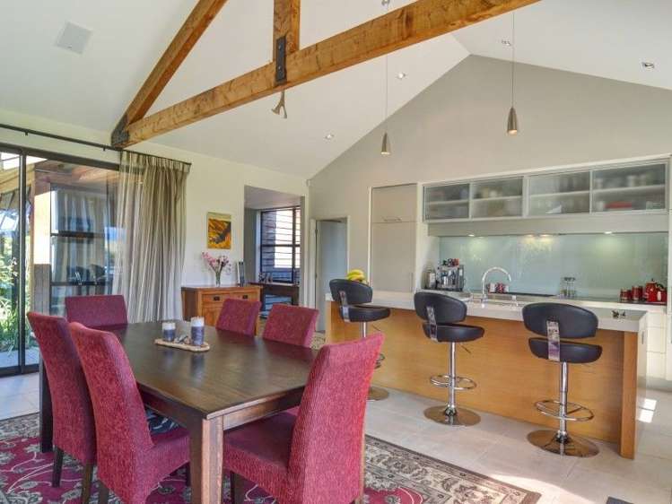 7 Reading Court Jacks Point_5